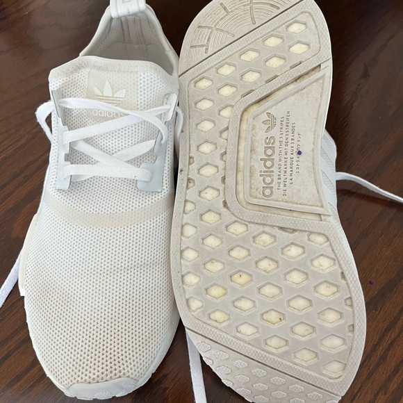 Adidas shoe   Worn couple of times good condition - Picture 3 of 3